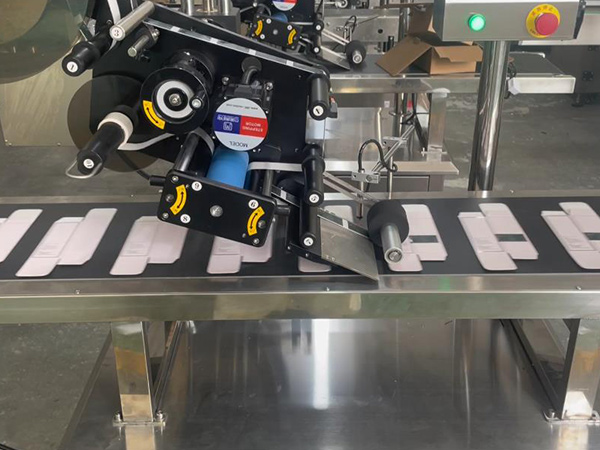 纸盒分页贴标机